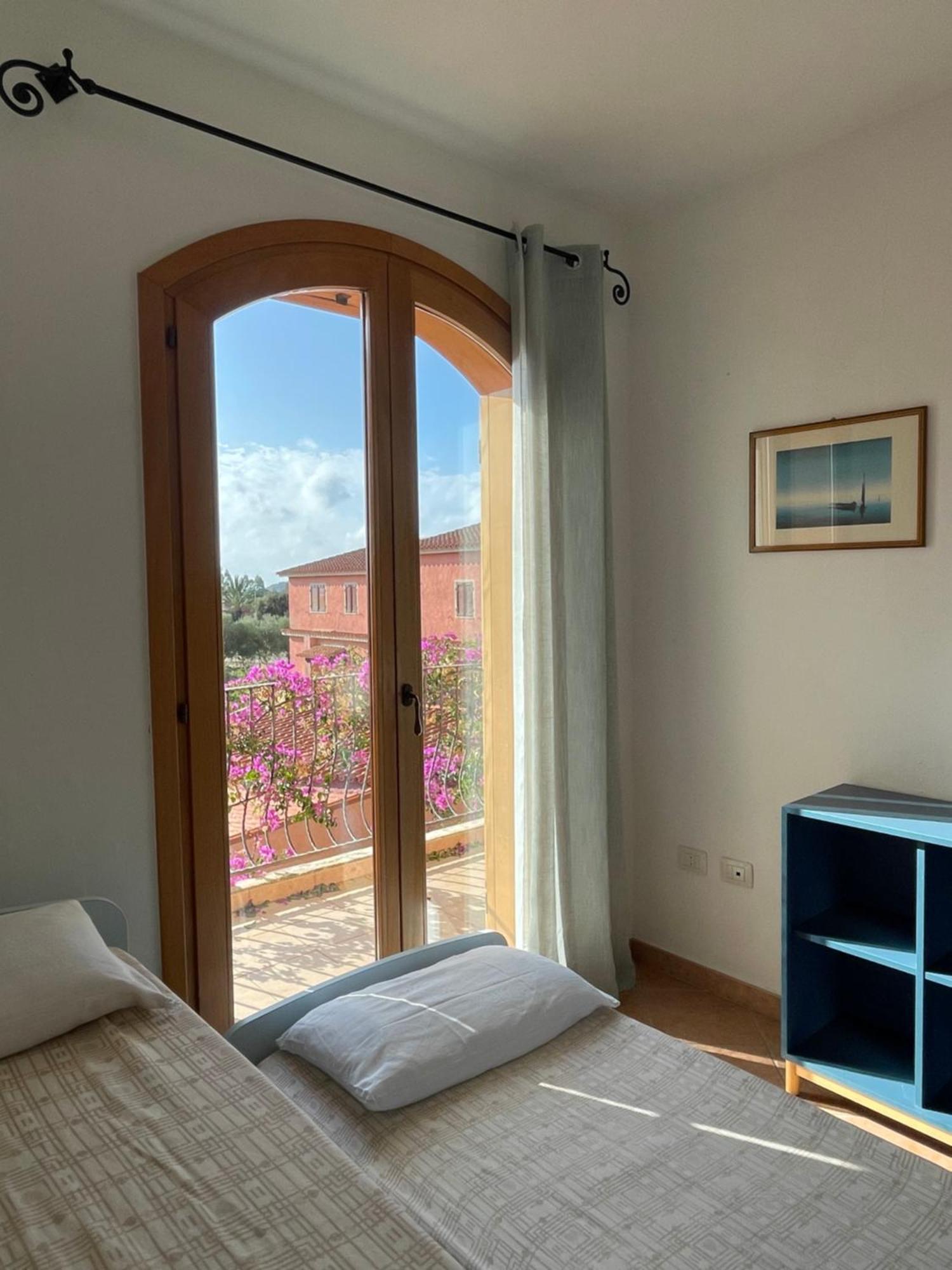 Casa Delle Farfalle Chia Exteriér fotografie
